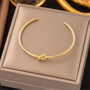 18k Gold Plated Knot Bracelet